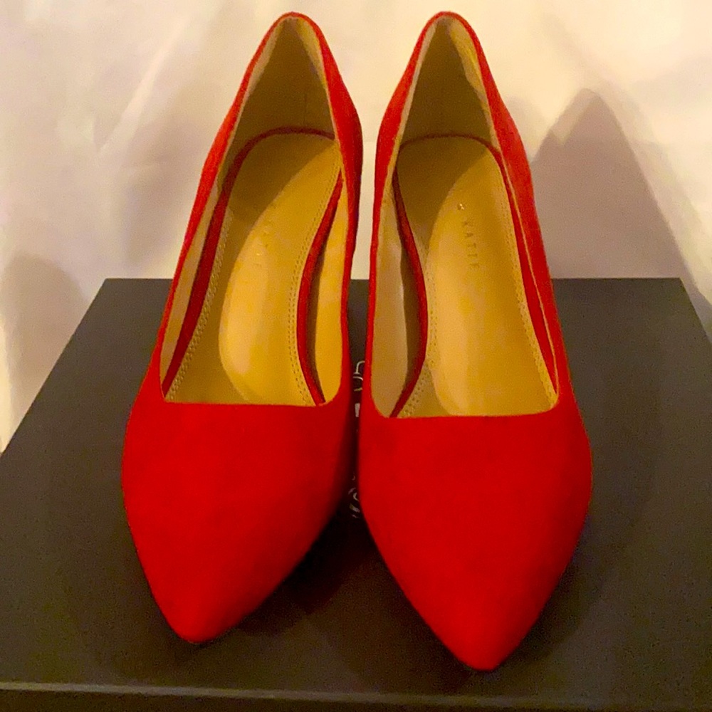 Kelly & Katie red suede 3” block heels 8 NWOT